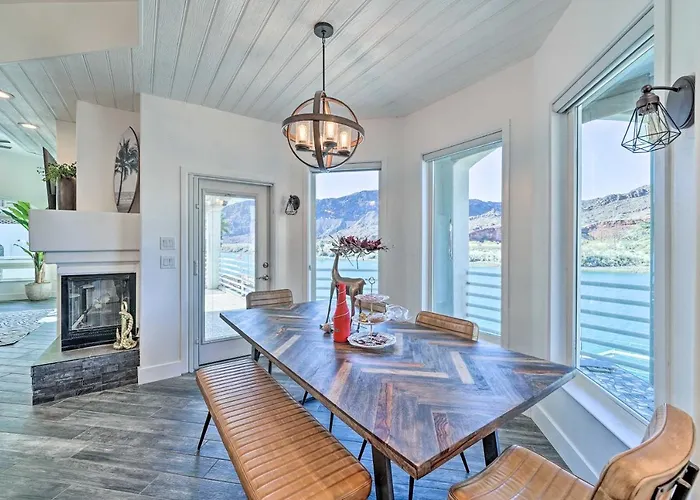 Spacious House On The Colorado River! Parker